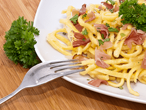 mediteranean spaetzle salad